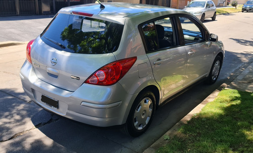 Nissan Tiida 1.8 Visia