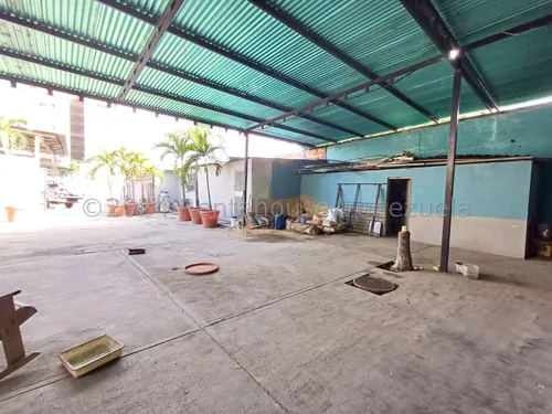 *jl/oportunidad De Negocio Galpón Cerrado 1 Abierto, 2 Casas Local Y Mas En Venta Barquisimeto, Centro Lara, Venezuela/ José López # 24-15926 / 920 M²