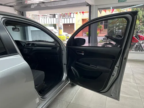 Suzuki Swift Dziere AT 2023