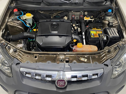 Fiat Strada 1.8 MPI ADVENTURE CD 16V FLEX 3P MANUAL
