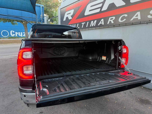 Toyota Hilux 2.8 D-4D TURBO DIESEL CD SRX 4X4 AUTOMÁTICO
