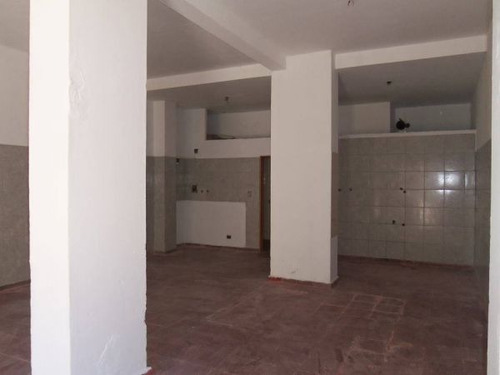 Local 55mts, Con 2 Baños.