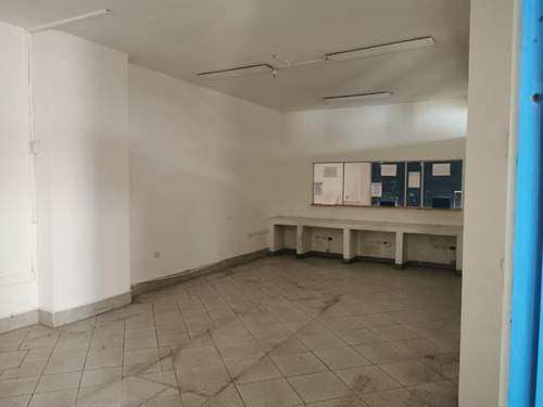 Imagen 11 de 12 de Se Alquila Edificio Comercial - 1344 Mt2 Area Total Construida (con Ascensor Hasta El 4to Piso)