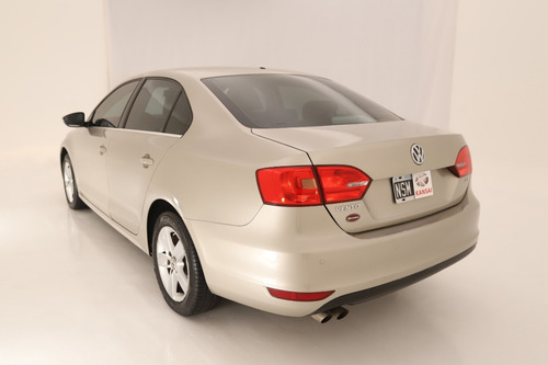 Volkswagen Vento 2.5 Luxury Tiptronic 2014