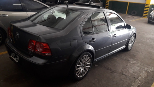 Volkswagen Bora 1.8 Highline T 180cv Cuero