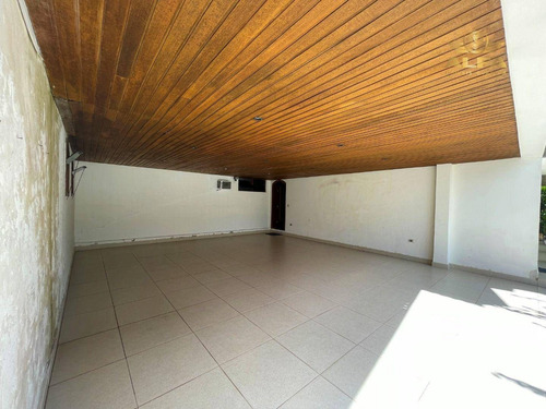 Imagem 17 de 30 de Residência A Venda Na Praia, 8 Dormitórios Sendo 6 Suítes, Piscina, Churrasqueira, 982 Metros De Terreno, 695 M² De Área Construída . - Ca0136