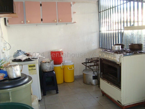 Mls #25-2853 A Pocos Pasos De La Av. San Martín