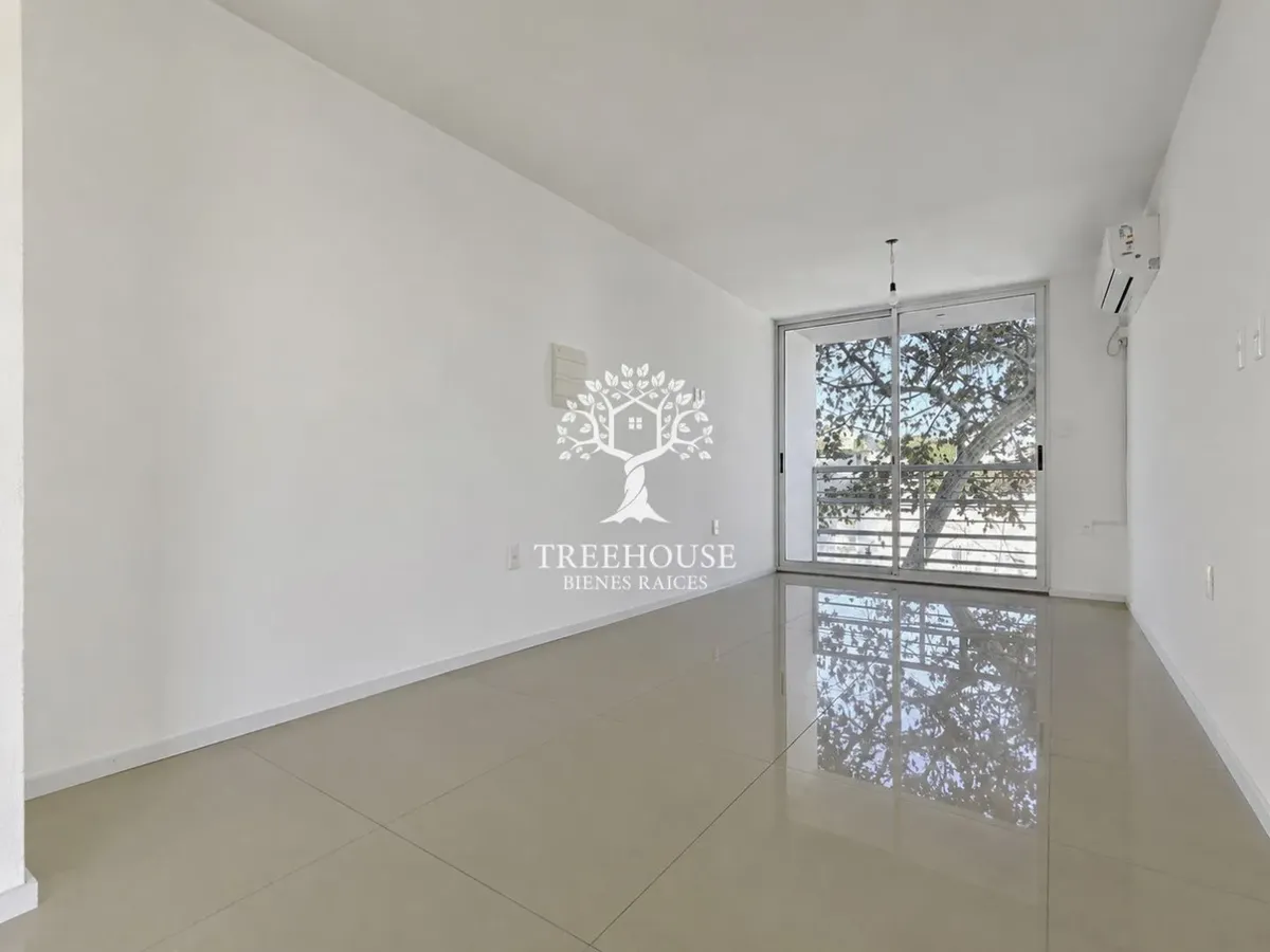 Alquiler Apartamento 2 Dormitorios Con Garaje Tres Cruces · Foto 2