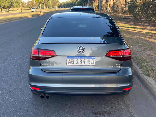 Imagen 5 de 7 de Volkswagen Vento 2017 1.4 Highline 150cv
