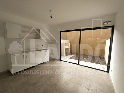 Imagen 8 de 17 de Duplex En Venta - Condominio Cerrado Ituzaingo Norte