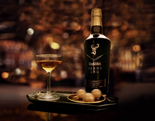 Imagen 5 de 10 de Whisky Glenfiddich Grand Cru 23 Años 700ml En Estuche