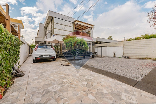 Casa 4d,3b, 3 Estacionamientos , Ñuñoa