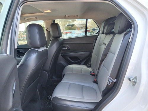 Imagen 9 de 12 de Chevrolet Tracker Awd Ltz + 4x4 1.8 2015 (int 7942)