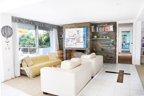 Apartamento En Venta De 3 Dormitorios En Punta Ballena