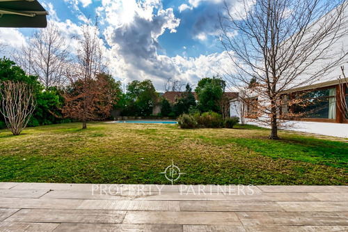 Espectacular Casa En San Damián Con Gran Jardín.