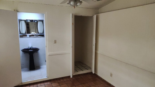 Imagen 3 de 10 de Amplia Residencia