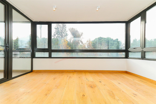 Departamento En Arriendo De 2 Dorm. En Las Condes