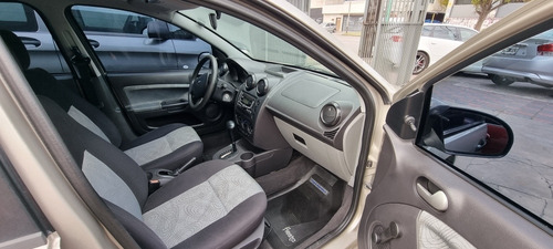 Imagen 13 de 15 de Ford Fiesta Max Automatico