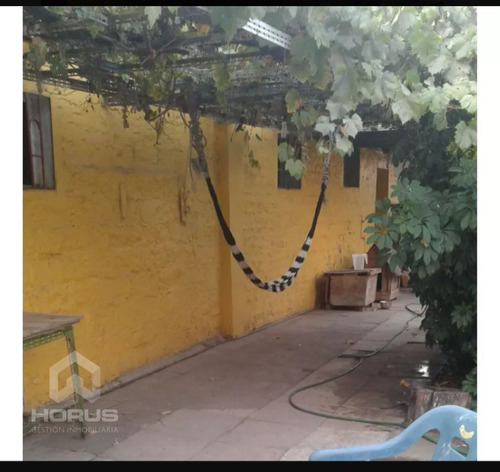Casa En Venta De 4 Dorm. En Recoleta