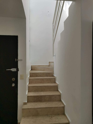 Casa De 3 Recamaras Y 3 Baños Completos En Conjunto Residencial Con Doble Filtro De Seguridad.