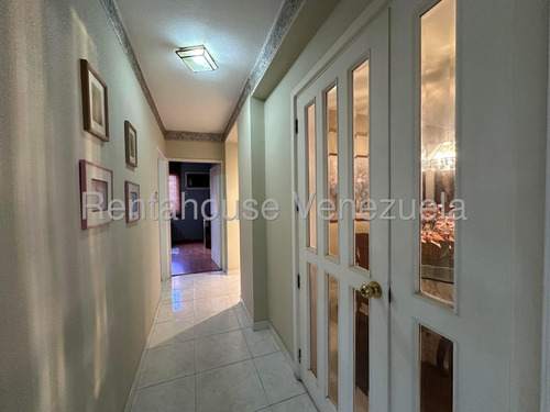 Apartamento En Venta En Urbanización El Bosque Maracay Piso Bajo Grande Cómodo Excelente Condominio Agua Seguridad Nela 25-9970