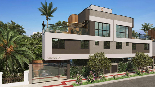 Excelente Sobrado Triplex No Centro De Balneário Camboriú Próximo À Praia Central. Viabilidade Comercial E Residencial. Fase Final De Acabamento. Negocia Entrada E Parcelamento. Venha Visitar.