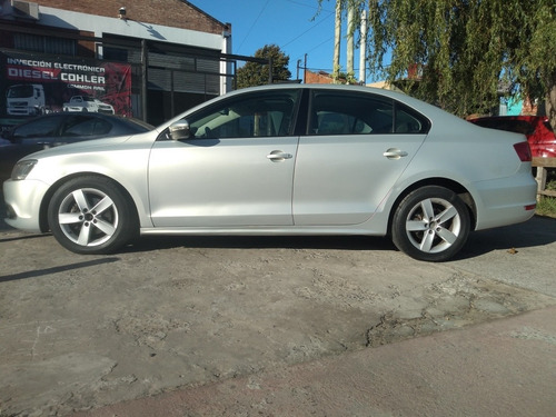 Volkswagen Vento 2.5 Luxury 170cv 2011