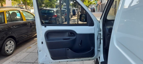 Imagen 11 de 22 de Renault Kangoo 2016 1.6 Furgon Ph3 Gran Confort Lc
