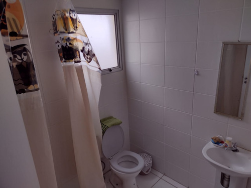 Apartamento, 2 Quartos 1 Banheiro, Cozinha E Sala