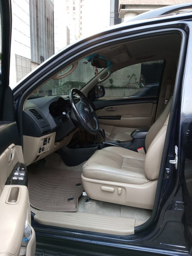 Imagen 6 de 12 de Toyota Fortuner 2015 4x4