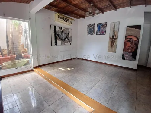 *jl/oportunidad De Negocio Galpón Cerrado 1 Abierto, 2 Casas Local Y Mas En Venta Barquisimeto, Centro Lara, Venezuela/ José López # 24-15926 / 920 M²
