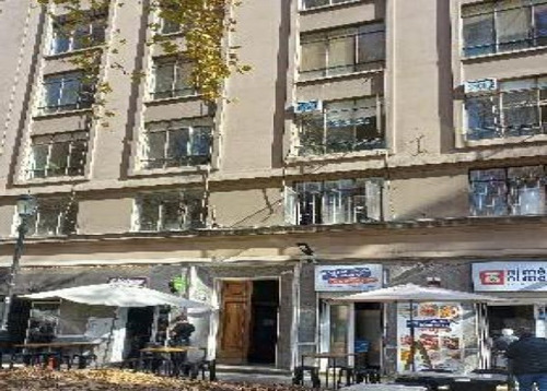 Imagen 4 de 5 de Oficina O Tienda Paseo Bulnes, 2do Piso, Vista Al Paseo