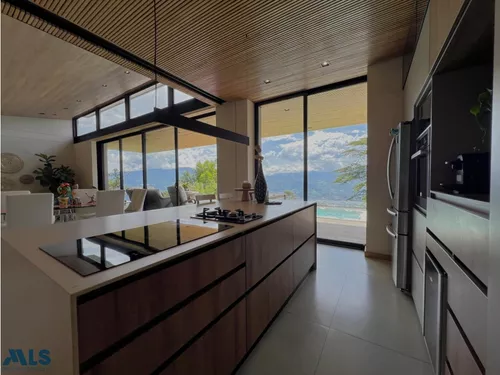 Una Casa Espectacular(mls#249327)