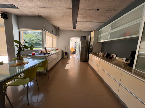 Casa 5 Ambientes Estilo Moderno - Parque Leloir