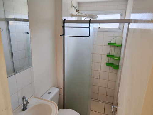 Apartamento Aconchegante Com 2 Dormitórios, Ar-condicionado, Banheiro Social Com Box, Sala Com 2 Ambientes E Sacada/varanda, Cozinha Tipo Americana, Área De Serviço, Piso Frio, 1 Vaga De Garagem.