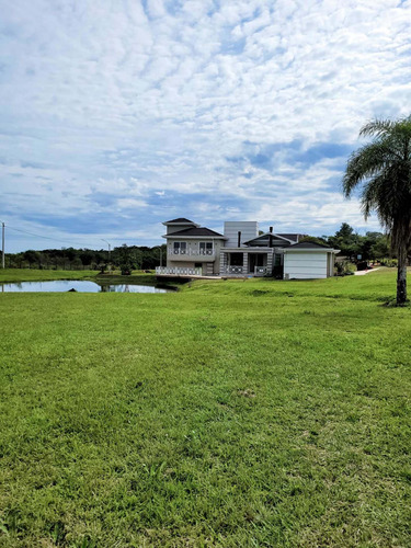 Imagen 7 de 12 de Lujosa Residencia A Estrenar Vendo Dentro Del Club Agua Vist