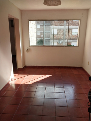 Dueña Alquila Apto. 1 Dormitorio Centrico Y Muy Seguro.