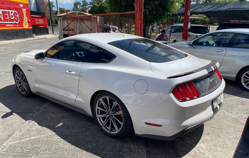 Imagen 4 de 8 de Ford Mustang V8 2017