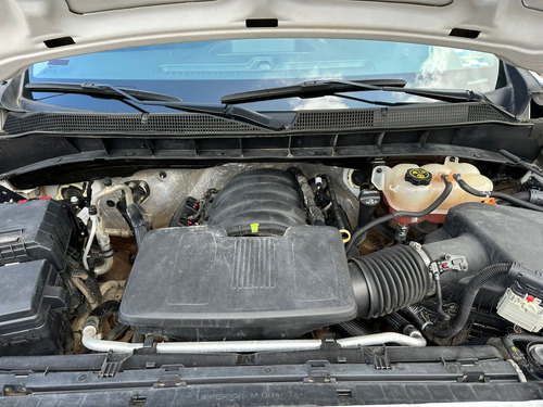 Chevrolet Silverado 4.3 V6 1500 WT Doble Cabina 4x2 At