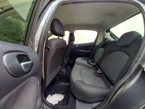 Imagem 14 de 15 de Peugeot 207 1.4 Xr 8v Flex 4p Manual