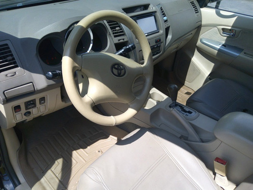 Imagen 10 de 13 de Toyota Fortuner