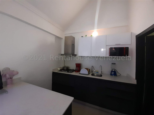 Townhouse En Venta Ubicado En Lomas Del Este Valencia Carabobo 23-30338, Eloisa Mejia