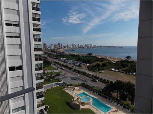 Apartamento En Primera Fila !!! , Oportunidad !!!! Construccion Pintos Risso- Ref: 3101