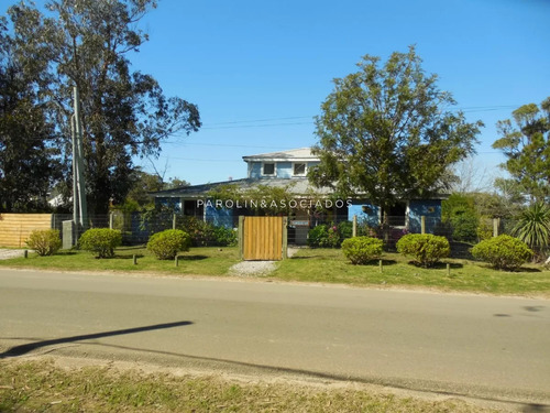 Casa En Venta Y En Alquiler Temporal De 3 Dorm En La Barra