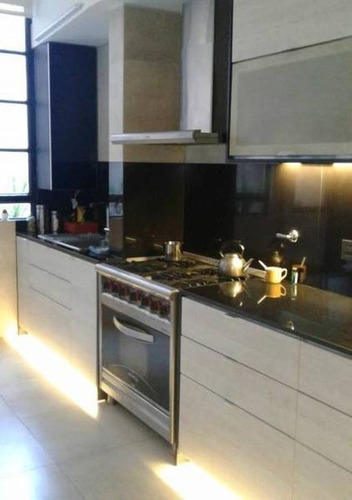 Imagen 3 de 18 de A Metros Del Rio, Av.belgrano, Importante Departamento