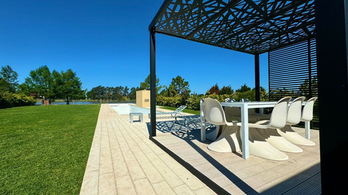 Casa En Venta Puerto Roldan Vista Al Lago Calidad Premium