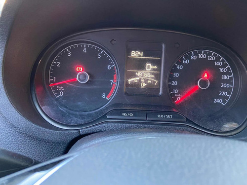 Volkswagen Polo 1.6 Comfortline Sedan Mt