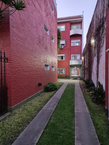 Departamento 2 Ambientes Con Cochera En Banfield Oeste