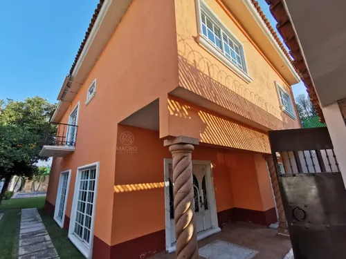 Casa En Venta En Manantiales