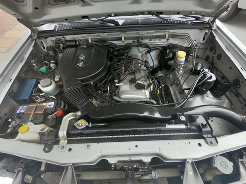 Nissan Frontier D22/np300 4x2 Furgón